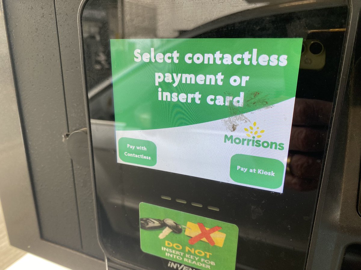 MikeyFox's tweet image. A simple ‘beep’ would&apos;ve made me realise that I needed to press that little display. Rather than stand holding the nozzle like a muppet whist trying to attract the attention of the kiosk person who was clearly ignoring me.

#UX #FundamentalAttributionError