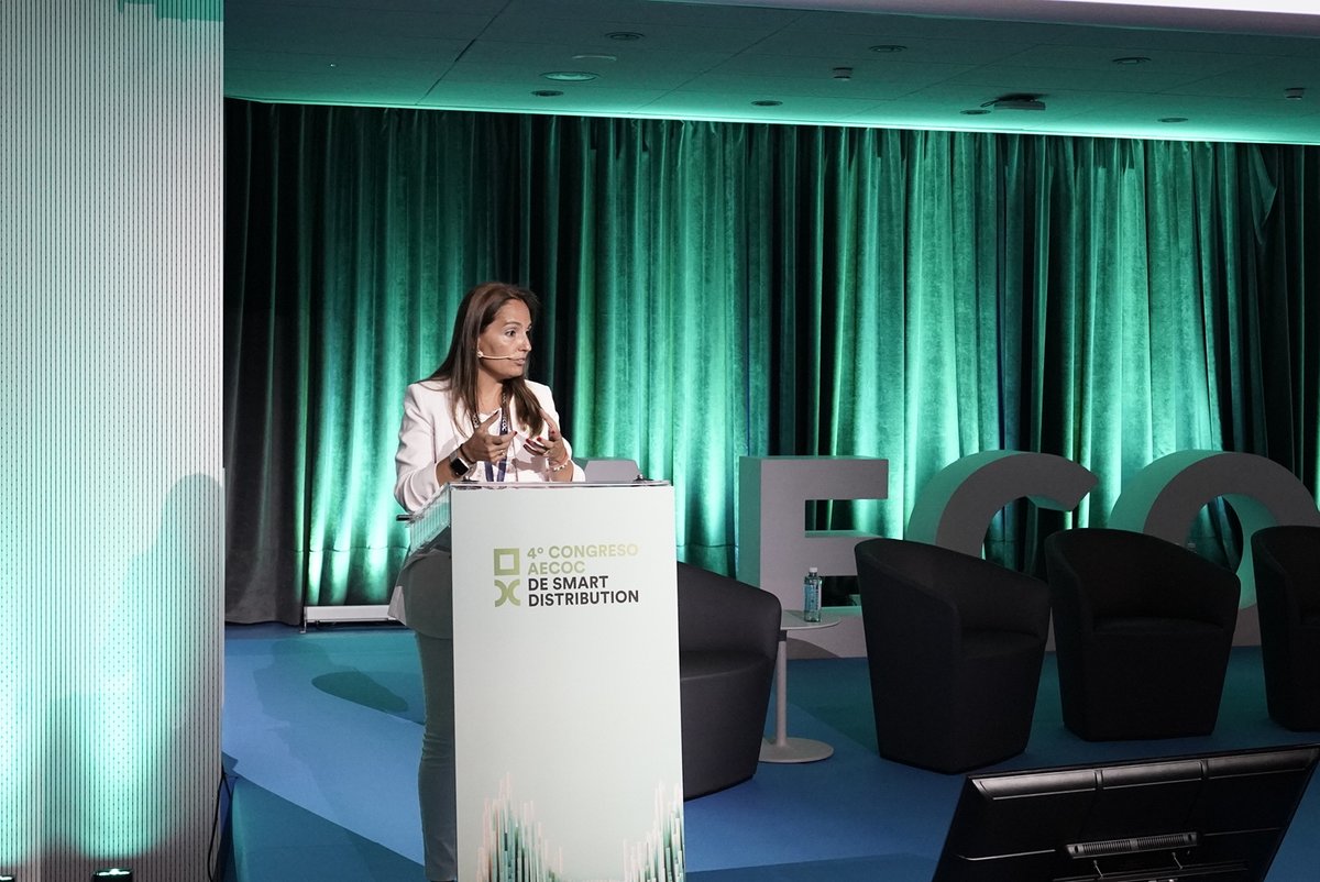 AECOC_ES's tweet photo. 👉 Maria Tena, de AECOC.

💬 “La incertidumbre política, que ahora entra en juego con la convocatoria de elecciones generales, añade complejidad a la toma de decisiones de las empresas.”

#AECOCSmartDistribution https://t.co/MRoiJ8wFQR