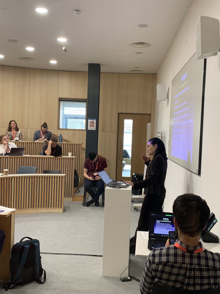 ukcmb's tweet photo. Gloria Lo @UniStrathclyde discussing water vapour absorption on #moisture buffering building materials #ICMB23 @CEGE_UCL @UCL_IEDE https://t.co/LeDKhyNaN1
