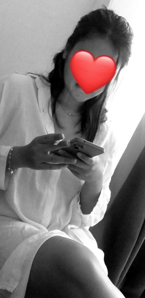 Maaf mungkin Kmrin aku hanya memintamu untuk berimajinasi.
Krna ku pikir kau tak memahami atas dasar apa fantasiku ini,tapi setelah kepercayaan kau rusak, walau sebatas chat ngajak ketemuan mantanmu. Setelah ini kau trima konsekuensinya.Lakukan itu dihadapanku dgn stranger