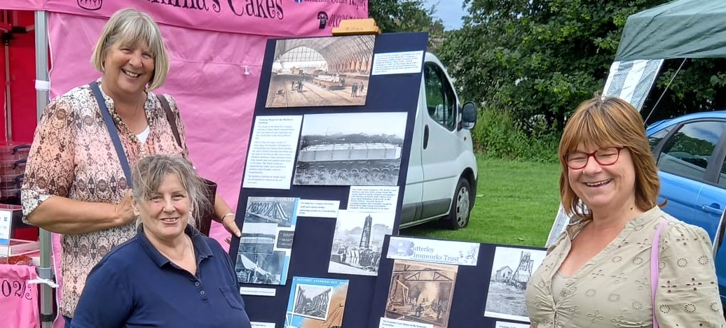 #PottyPlotters who were very interested in the #ButterleyIronworksTrust! L-R, Elaine ( #PottyPlotter), me (Julie) & Julia ( #PottyPlotter) in front of some BIT #photos