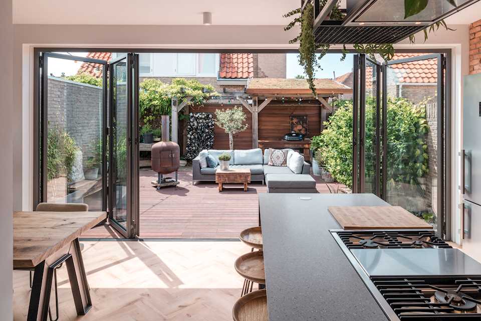 mfpukltd's tweet photo. Our MFP #BifoldDoor System is one of the most versatile systems we offer. It can be configured with up to 10 individual #glass panels that can can be set up with single or multiple openings, and opened across almost 100% of their area.
📷: @solarluxuk https://t.co/CQsDtTPqF4
