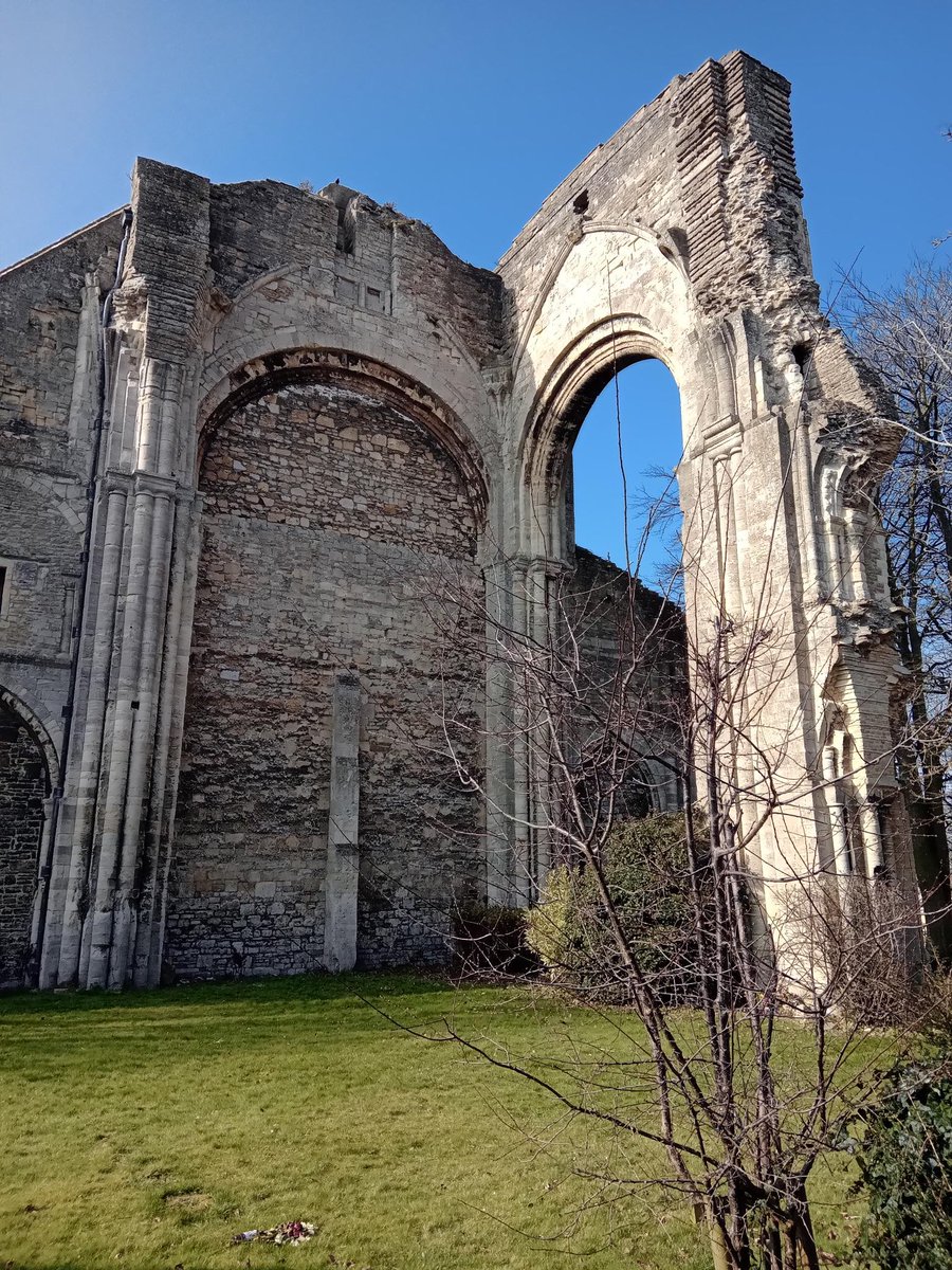 FLOWilts's tweet photo. @MuseumAthelstan @Malmesburycoins My FLAs and I enjoyed our trip to @MuseumAthelstan to see the Malmesbury Coin Hoard. Thanks for inviting us! We also admired the beautiful Turner painting of Malmesbury Abbey, then visited said Abbey. Can definitely recommend๐
https://t.co/juOpGZOSKz
@findsorguk #FLOLife https://t.co/XeN6Flw2Wq