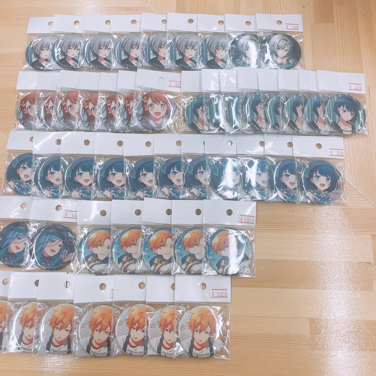 🐨入荷情報🐨】 プロジェクトセカイより、 グリッター缶バッジvol.17