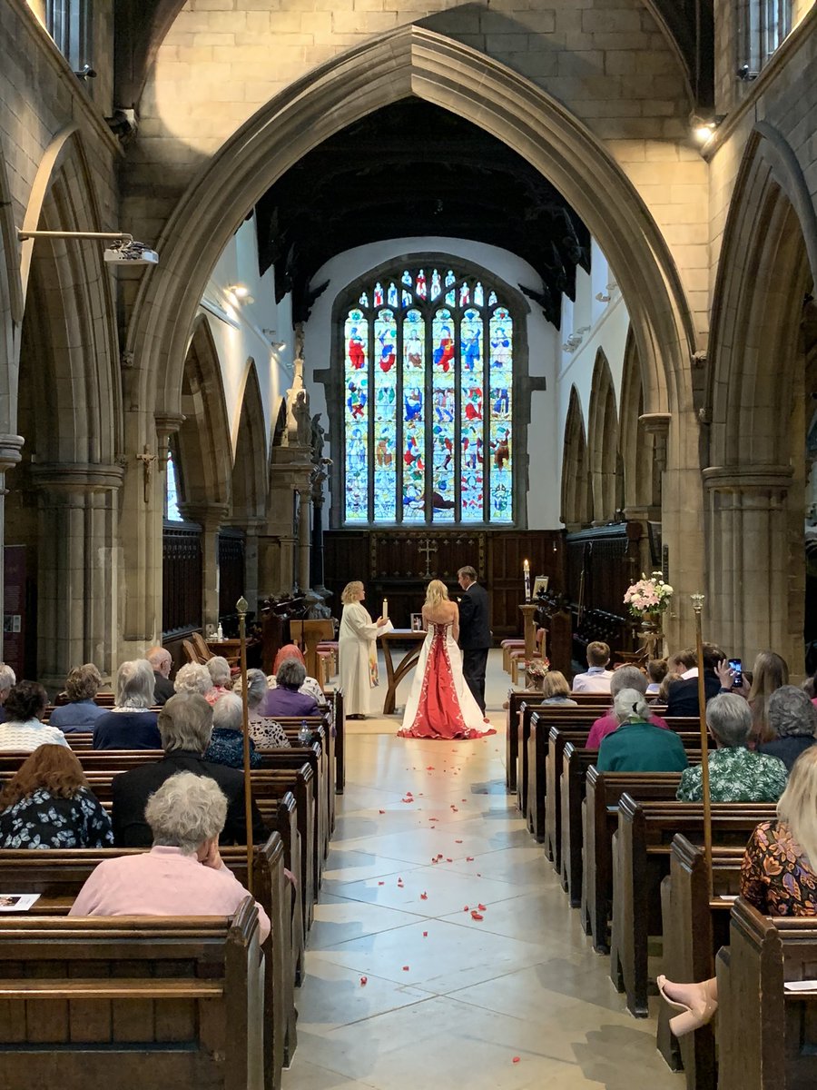 THORNHI's tweet photo. What an absolute joy to be able to celebrate a service for the Renewal of Marriage vows of Fedir and Valeria yesterday. They are a Ukrainian family living in our community having escaped with their four children. Out of their tragedy came this beautiful service by our Rector. https://t.co/4rnpSGOwxM