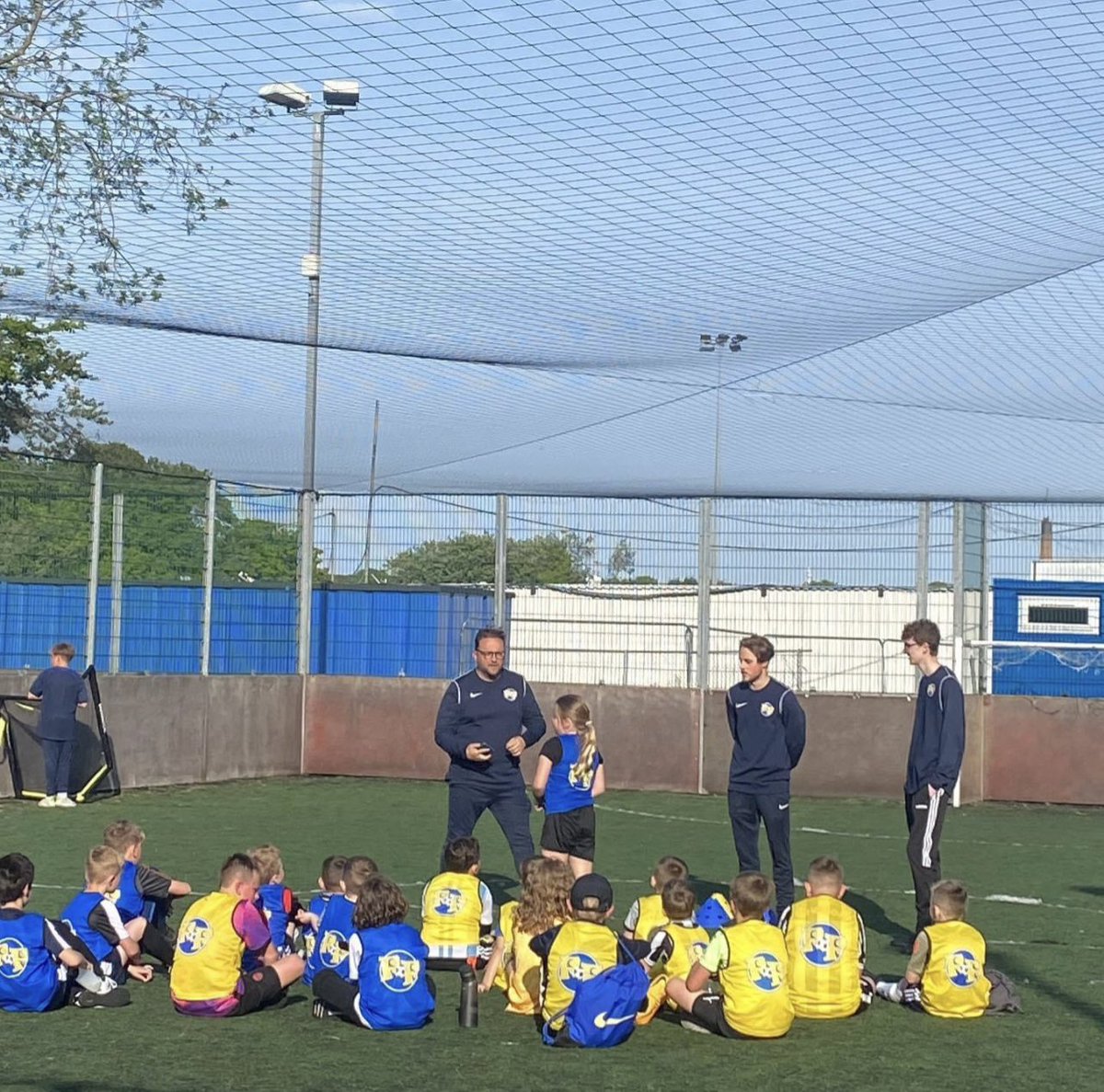 🏆 IMPORTANCE OF A GOOD SUPPORT SYSTEM within the FFF!

Having a strong support system plays a crucial role in the success of your child's development?

As parents, you recognise the impact a supportive network can have on your child's academic performance and overall happiness!