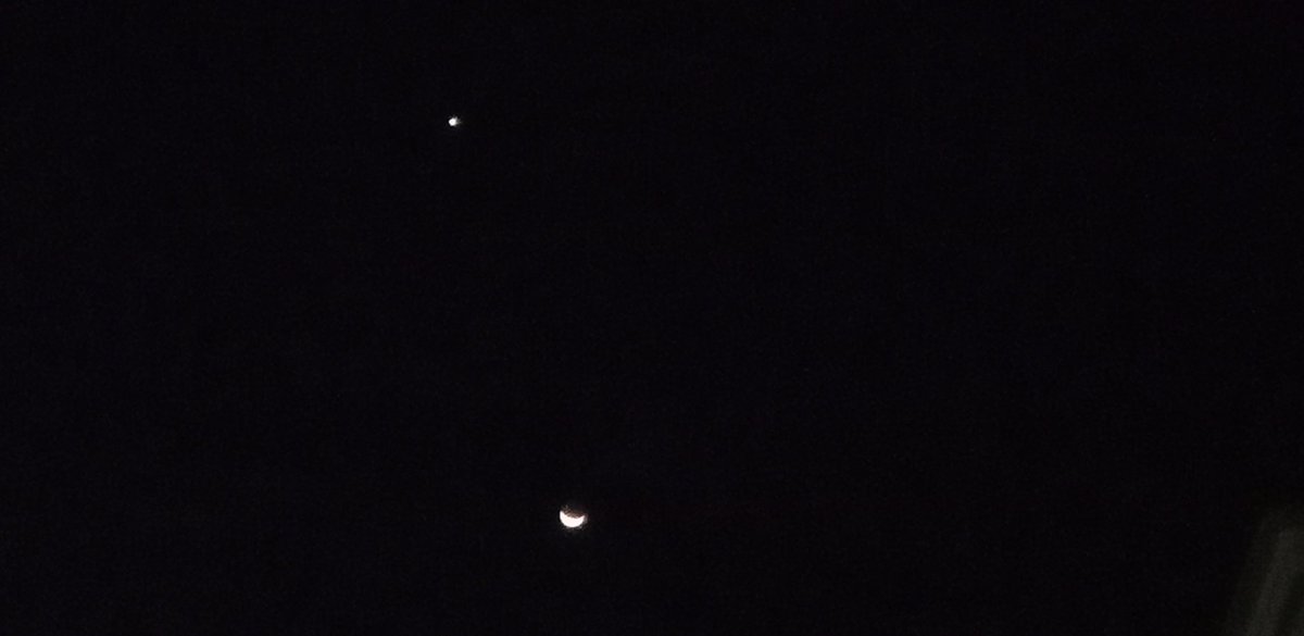 khnffzh_'s tweet photo. The moon and stars will always be there, even though we can't always see them. 
#moon #venus #Nightsky #nightlife https://t.co/2YqyB5CPCb