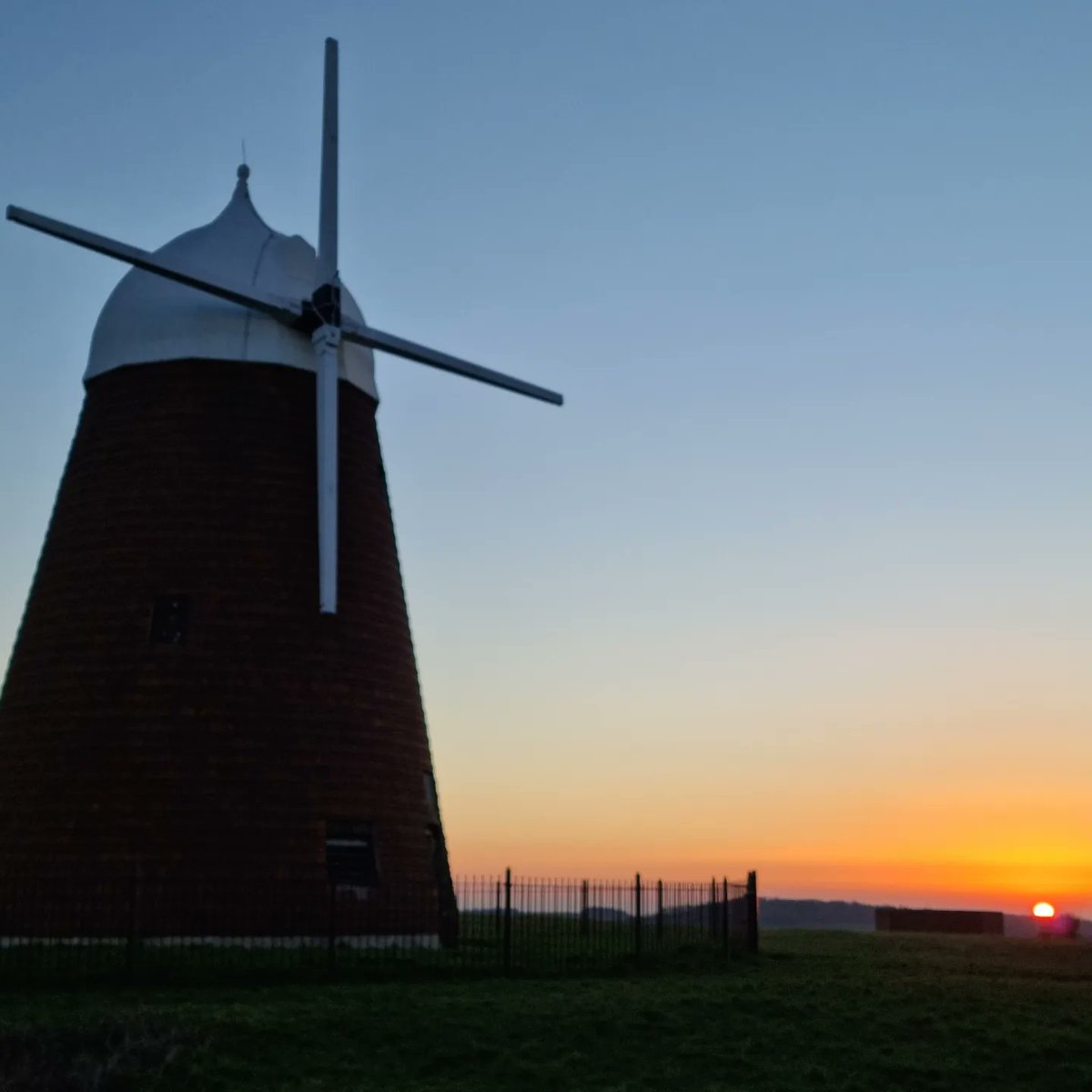 SussexExclusive's tweet photo. Hello H of our A to Z of #Sussex.
How about #Hove, #Horsham, #Highdown, #Houghton, #HorstedKeynes, #Hastings, #Heathfield, #Henfield, #Hartfield, #Hurstpierpoint, #Hassocks, #HaywardsHeath...over to you.
#sussex #westsussex #eastsussex https://t.co/Y1kexXoRJO