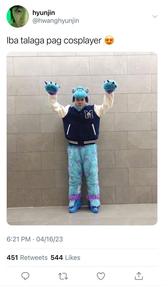 Birthday Mascot
A #Skz Au

Wherein birthday ng pamangkin ni J!sung at siya ang inutusan ng kapatid niya na mag hanap ng mascot dahil aliw na aliw dito ang kanyang pamangkin, pero anong solusyon niya ng bigla siyang mascam nito?