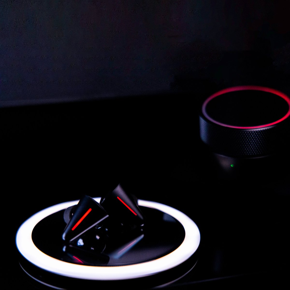 Angry_Miao's tweet photo. Don't let the name "Base Edition" fool you. The CYBERBLADE Base Edition fully supports the ASE mode you've come to love from the original #CYBERBLADE. Just connect the charging case to your favorite device and take advantage of ultra-low latency and numerous audio enhancements! https://t.co/OVzOq2iU8V