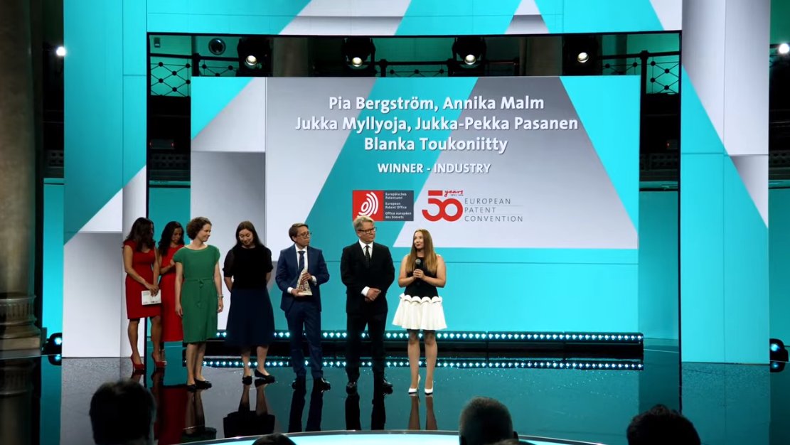 EPOorg's tweet image. 🏆 Pia Bergström, Annika Malm, Jukka Myllyoja, Jukka-Pekka Pasanen and Blanka Toukoniitty at @NesteGlobal win the European Inventor Award 2023 in the “Industry” category! Congratulations! 👏👏👏
bit.ly/InventorAward2… #InventorAward