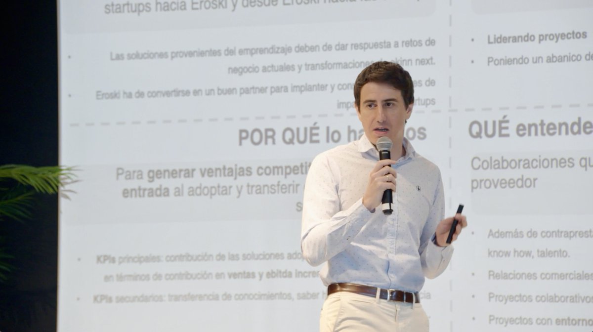 BAT_Tower's tweet photo. El pasado viernes cerramos el mes con el #BATTalk de @EROSKI, que reunió a más de 60 personas interesadas tanto en su estrategia de innovación como en sus principales líneas de actuación en innovación abierta.
¡Os dejamos algunas fotos del evento! https://t.co/NT8LUDOE0e