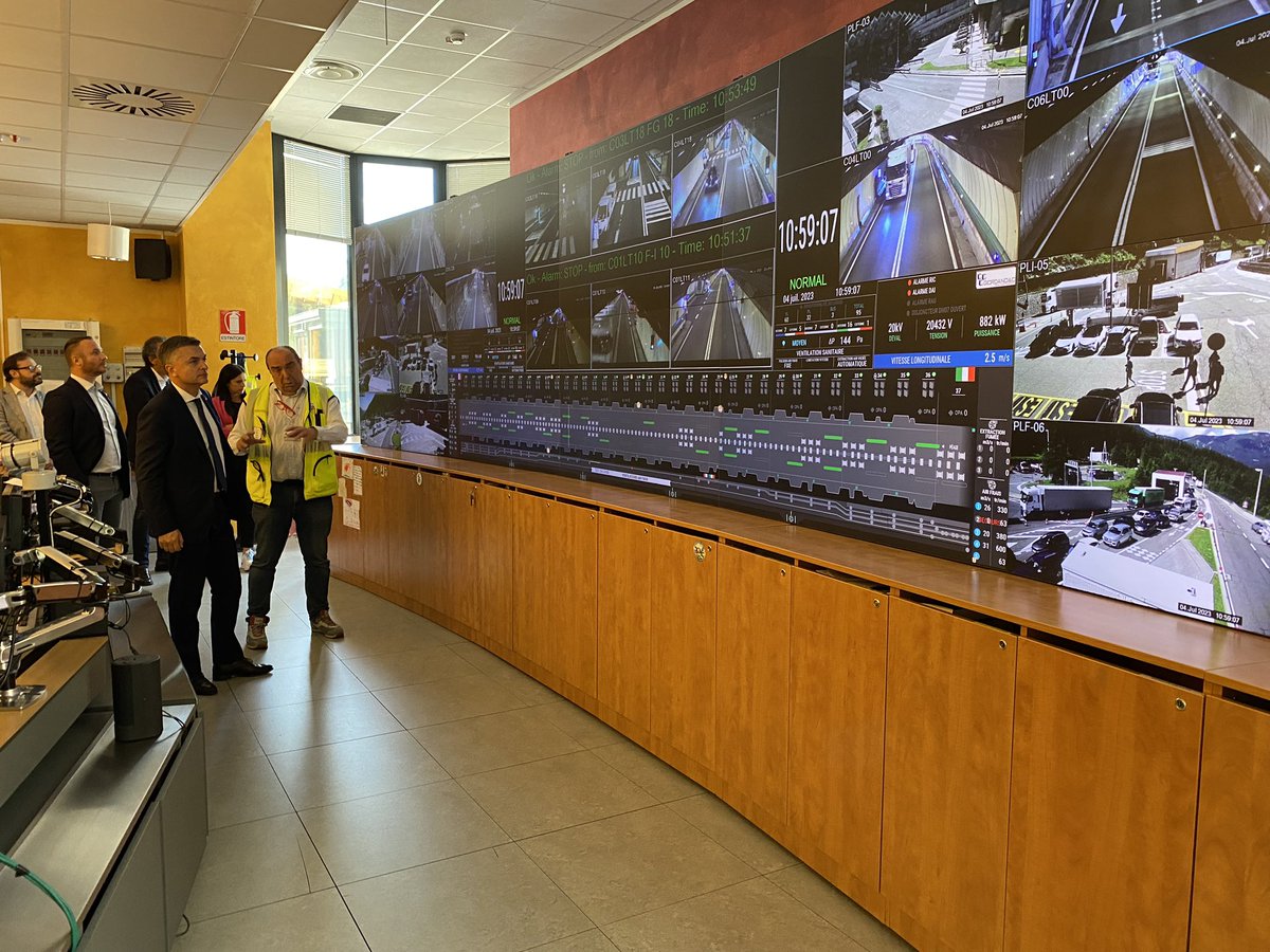 edorixi's tweet photo. Per elevare il livello di sicurezza del tunnel del Monte Bianco c’è la necessità di una seconda galleria per separare i flussi di traffico. Un intervento che si inserisce anche nel contesto della transizione energetica verso l’uso di fonti energetiche alternative.
@mims_gov https://t.co/aDHf4n0ZVG