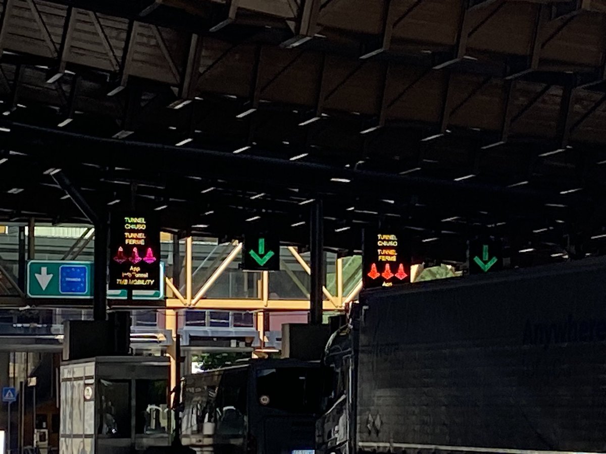 edorixi's tweet photo. Per elevare il livello di sicurezza del tunnel del Monte Bianco c’è la necessità di una seconda galleria per separare i flussi di traffico. Un intervento che si inserisce anche nel contesto della transizione energetica verso l’uso di fonti energetiche alternative.
@mims_gov https://t.co/aDHf4n0ZVG