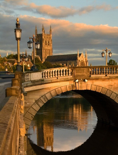 CpuSales's tweet photo. Sunset Bridge, Worcester, England #SunsetBridge #Worcester #England https://t.co/aDblTo0bb4 https://t.co/KcOyyrzAu2
