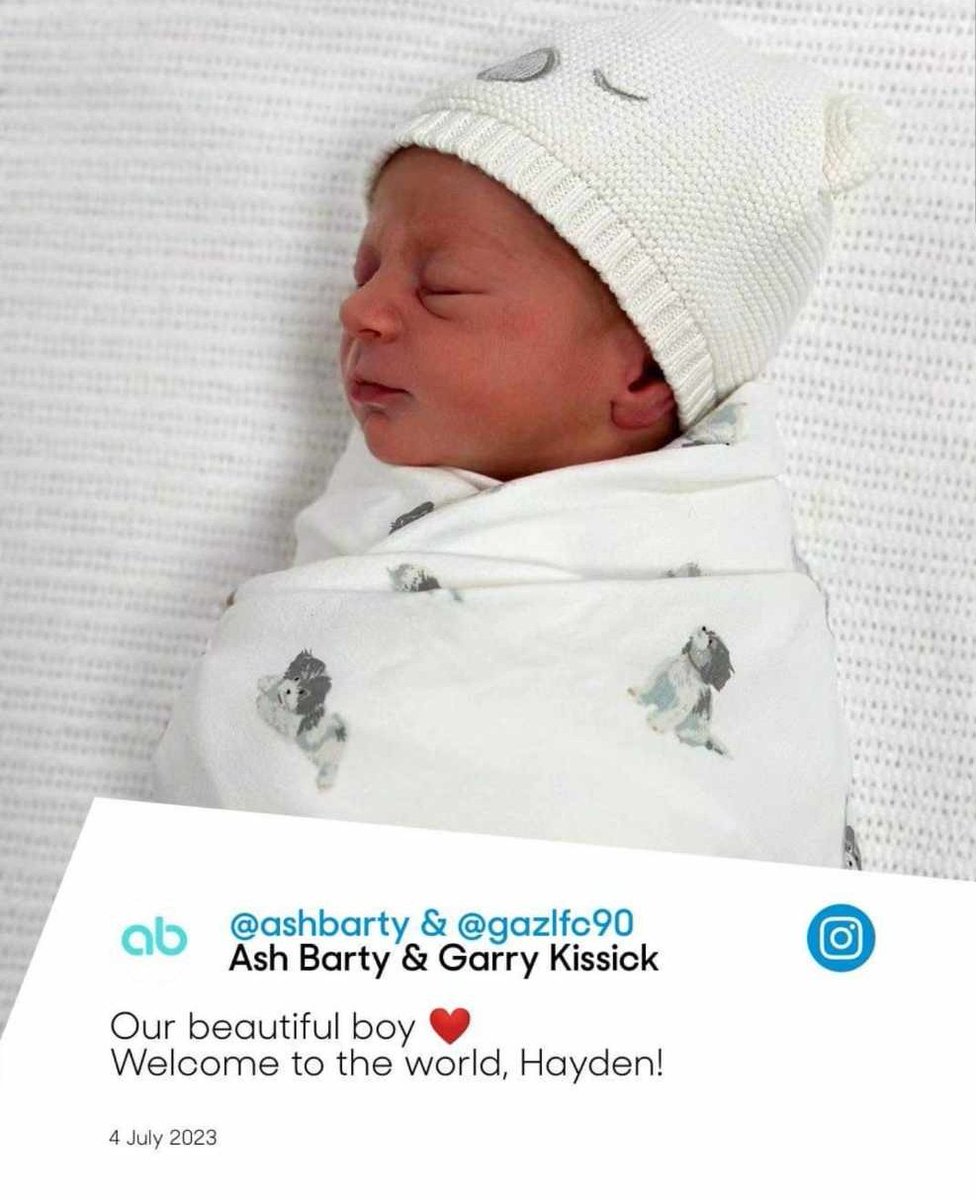 RV_27's tweet photo. Congratulations @ashbarty & Garry on the birth of your baby boy Hayden π€π₯°π€π©΅πΆπ»π
#BartyParty π₯³π₯³π₯³
#Wimbledon π₯πΎ
#Wimbledon2023 https://t.co/0vKLBN0WUy