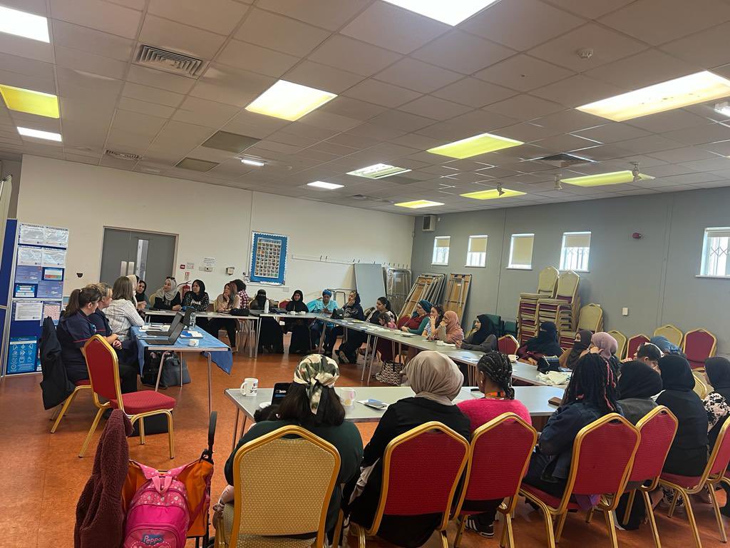 SBInterCentre's tweet photo. 🫁Female #targetedlunghealthcheck session today to understand the signs and symptoms of lung cancer and screening.
Educational session to understand who is offered Lung Health check, when they will be invited and what to expect during the Targeted Lung Health Check. https://t.co/9PClNPyyPW