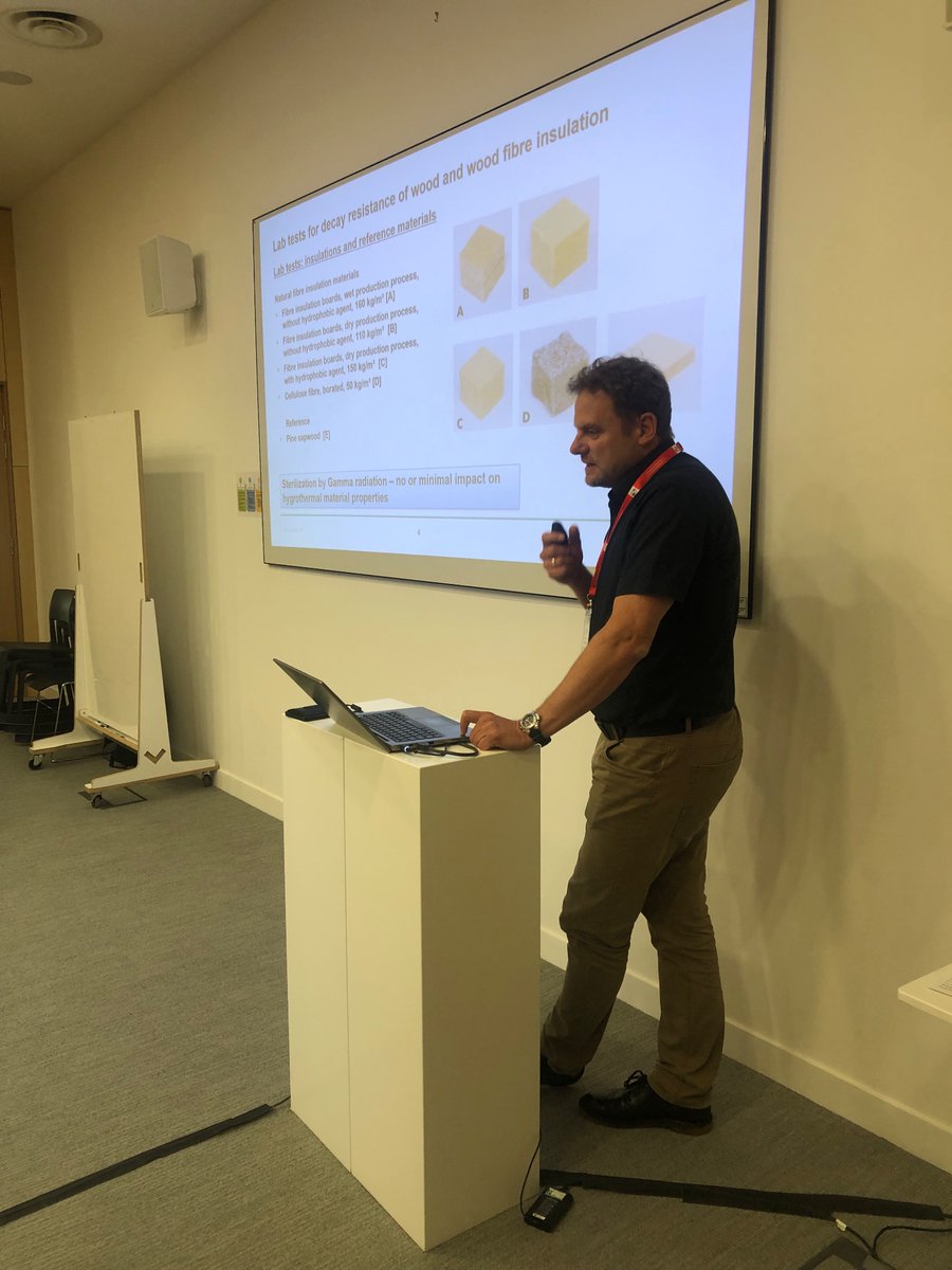 yasemin_didem's tweet photo. @Fraunhofer_IBP‘s Daniel Zirkelbach on #hygrothermal #limitcurves and #transientdecay prediction for #naturalfibreinsulation #ICMB23 @CEGE_UCL  @UCL_IEDE #moistureinbuildings @ukcmb https://t.co/BxEcnM2NOY