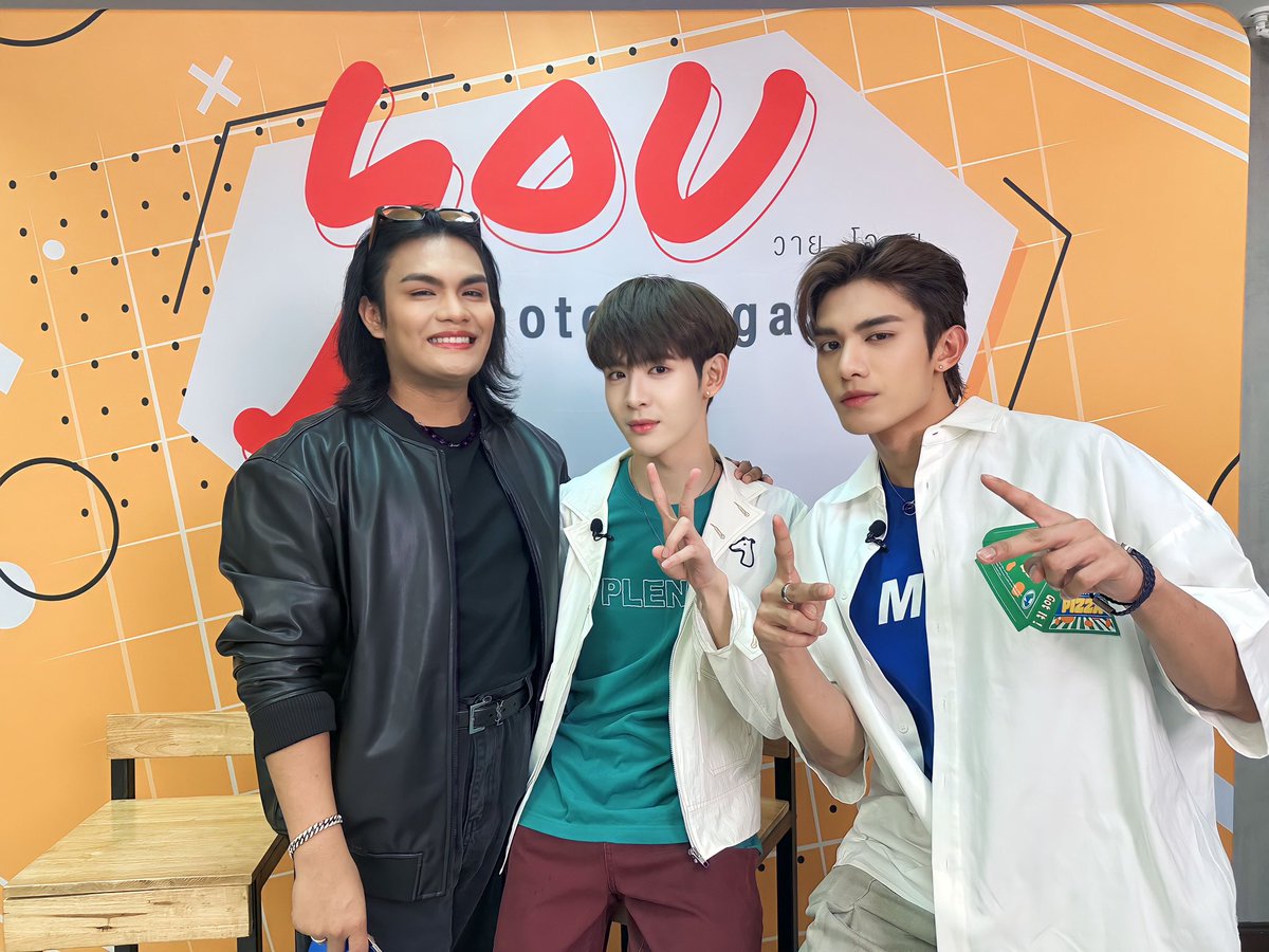 Yuniverse_TH's tweet photo. จบไปแล้วกับ #YOUMagazineLiveNetJames
ขอบคุณน้องๆเน็ต-เจมส์ที่มาร่วม Live กับ Y O U Photo Magazine นะคะ และขอบคุณแฟนๆ ทุกคนที่ Support น้องๆ และ Y O U ด้วยค่ะ❤️
สถานีต่อไปเตรียมรับ Y O U Photo Magazine ได้เลยค่าา ไม่นานเกินรอ😍
#YOUOfficial
#YOUPhotoMagazine
#YOUxNetJames https://t.co/pL0ACLxECZ