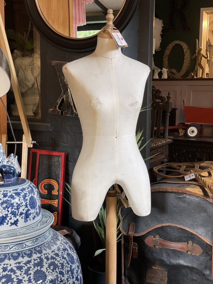 frog_vintage's tweet image. This unique clothing shop display mannequin exudes charm and character, perfect for adding a touch of nostalgia to your home or boutique.

Find out more 🐸:

vintagefrog.co.uk

#vintagefrogsurrey #vintagefrog #shopdummy #vintage #unique #treasures #surrey #surreyliving