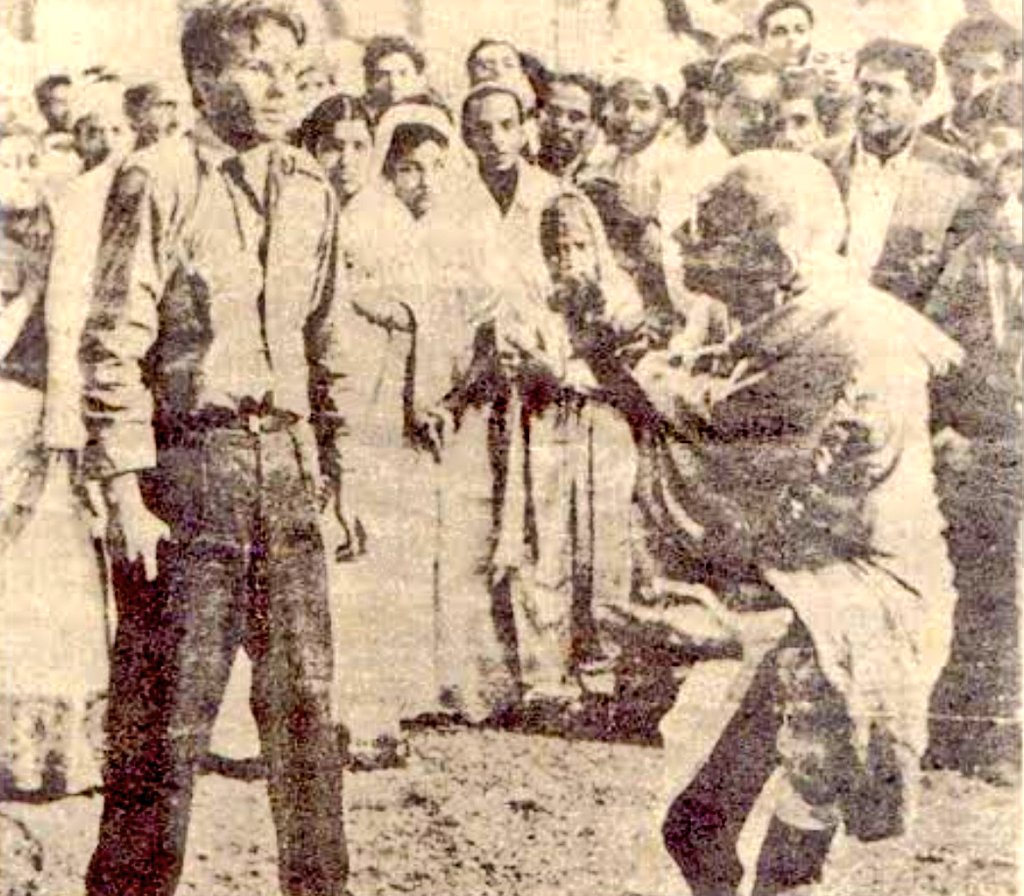 Sesama orang Islam saling bunuh dan saling berperang selama ratusan tahun. Sesama Kristen berperang selama 30 tahun di Eropa, membunuh 8 juta umat Kristiani. Gandhi dibunuh sesama penganut Hindu di India.

Semua terjadi karena politik yang mengatasnamakan agama.
POLITISASI AGAMA!