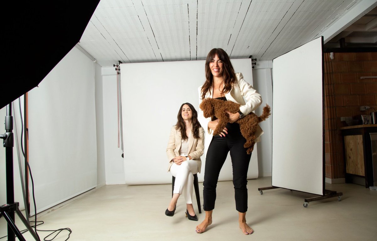 Emprender y mantener vivo un proyecto no es fácil. 

Hay múltiples obstáculos, días mejores y peores y un gran sacrificio personal de fondo que pocos comprenden. 

Que nunca perdamos la sonrisa y la vocación por <a href="/vestaliaasoc/">Vestalia Abogados</a> <a href="/Adriana_Ludwig/">Adriana Rodríguez</a>