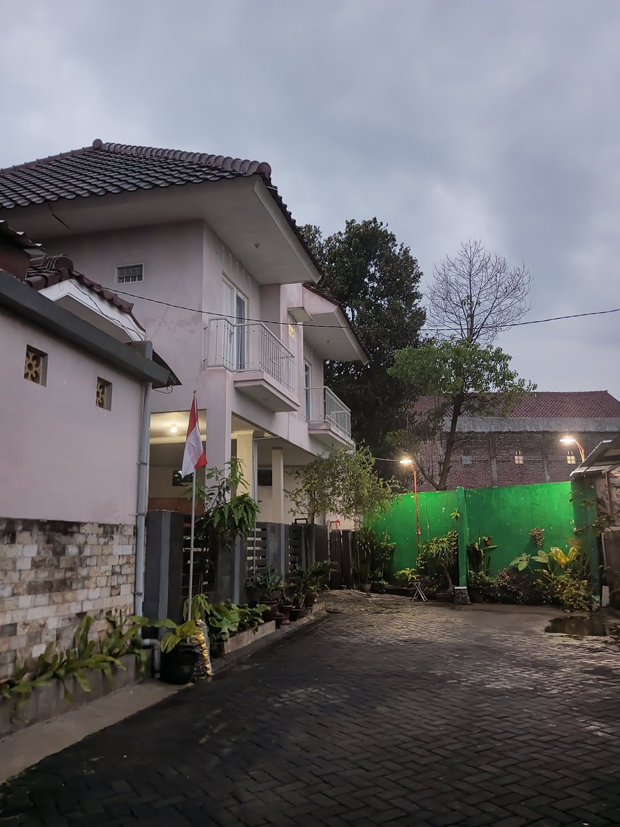 sangharyodito's tweet photo. Kos putri Belakang UMM
Rp. 400.000 per bulan
Free Wifi, Kulkas, Kompor
Perumahan Saxophone hill Kav. 4 Tunggulwulung
WA 0818404736
Lokasi : https://t.co/seYnzE3jFg
#malang #kosputri #Koskosanmalang #kosmalang https://t.co/cIPT1Wgvxz