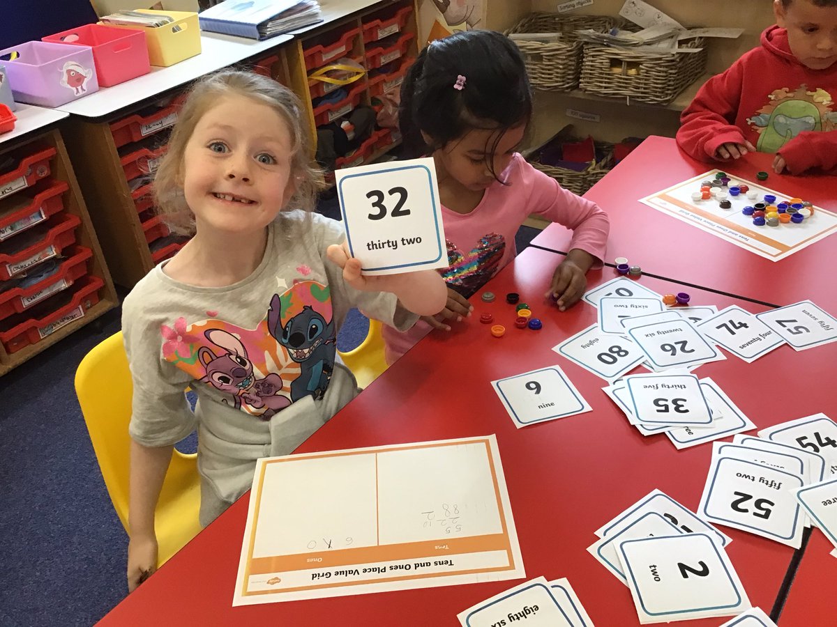 ClaphamTerrace1's tweet image. Year 1 are working with numbers to 100 now! We are focusing on place value and using our maths resources to show our representations. #practicalmaths #mathslearning