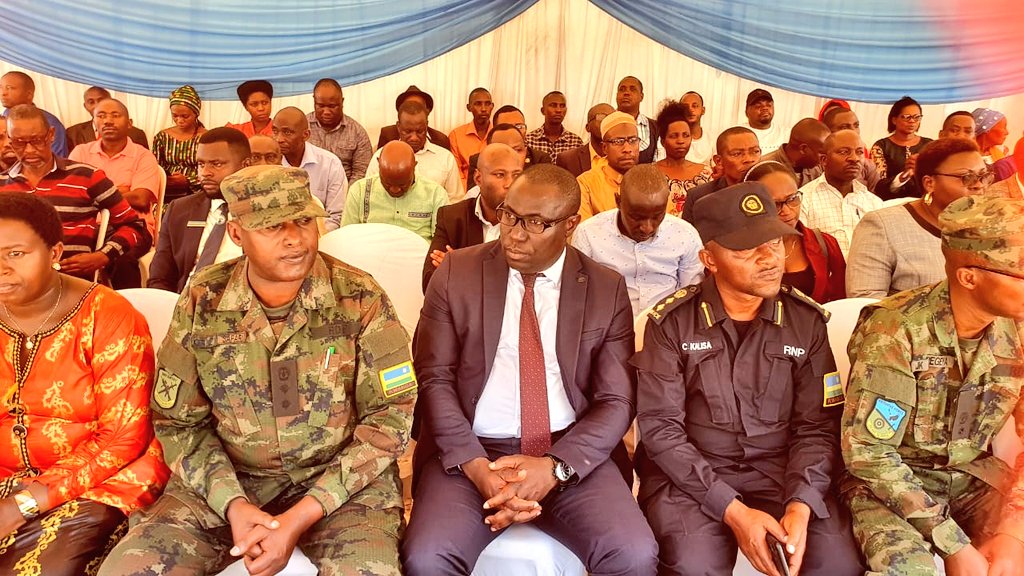 Muri <a href="/RusiziDistrict/">Rusizi District</a> kimwe n'ahandi mu gihugu hari kwizihizwa umunsi wo #kwibohora29.Ku rwego rw'akarere wizihirijwe mu murenge wa #Bugarama ahakozwe ibikorwa binyuranye birimo urugendo,gutaha inzu 13 zubakiwe abatishoboye,isoko rigezweho rya Ryankana n'ibirori by'umunsi