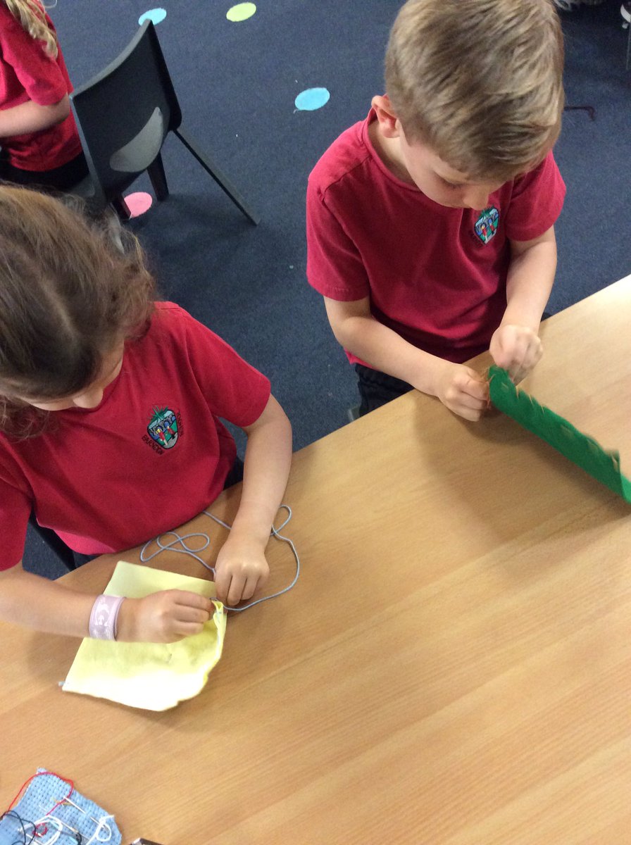 farndon_primary's tweet photo. Foxes in training for @sewingbee #handpuppets #pirates #year1 https://t.co/oW8xjU9LYb