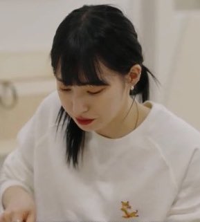 ifindajob's tweet photo. 이현 - 피시방 알바생
음식 주문하면 음식드릴게요<-이런말 안하고 무심하게 툭 두고감
엄청 시크하시구나 햇는데 남알바생이랑은겁나 친한 언니 https://t.co/OLo8FtIR2W