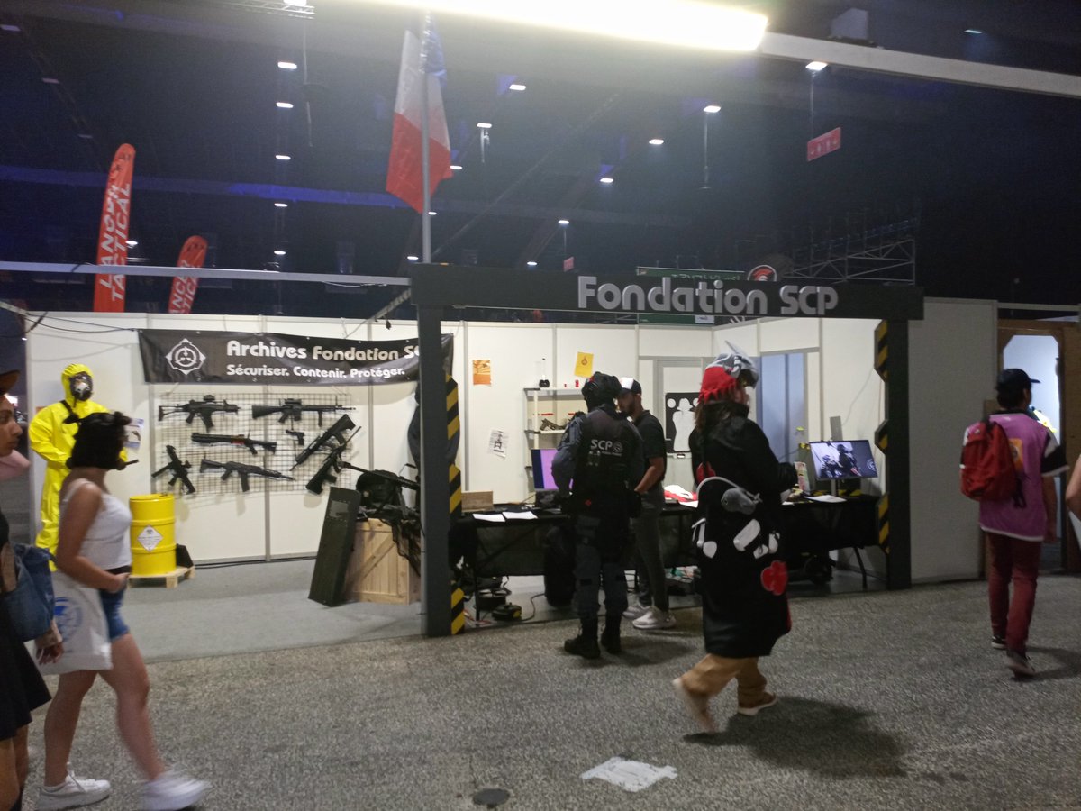 Merci infiniment à toute les personnes qui sont venu sur notre stand, c'étais notre première convention en temps que exposant et c'étais une superbe expérience !

Merci également à <a href="/AFondationSCP/">ArchivesFondationSCP</a> à qui on dois d'avoir pu tenir ce stand en les représentant ^^