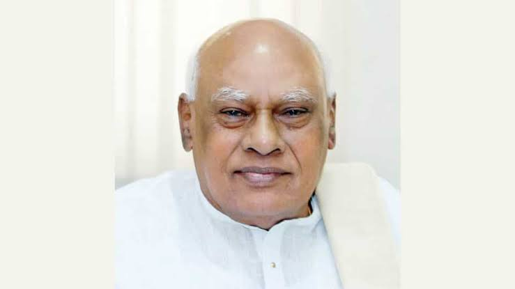 ncbn's tweet photo. సుదీర్ఘ రాజకీయ జీవితంలో సౌమ్యుడిగా, విలువలు కలిగిన నేతగా, ప్రజ్ఞాశాలిగా పేరుబడ్డ ఉమ్మడి ఆంధ్రప్రదేశ్ మాజీ ముఖ్యమంత్రి కొణిజేటి రోశయ్యగారి జయంతి సందర్భంగా... ఆయన స్మృతికి నివాళులు. https://t.co/g8YIkNwRH4