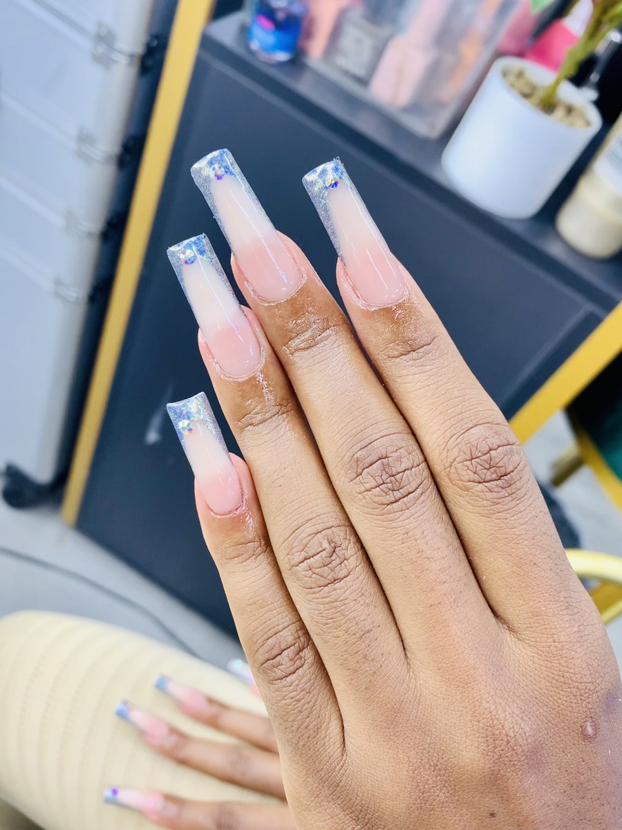 AMEnhancements's tweet photo. Winter Nail Promoπ₯³π₯³π₯³ 231 Helen Joseph, Pretoria.
#GirlTalkZA #ad #nailplug #pretoria #VIPProtection #somizi #skeemsaam #SAPS #nails #promotion https://t.co/RFwY2RBeN0