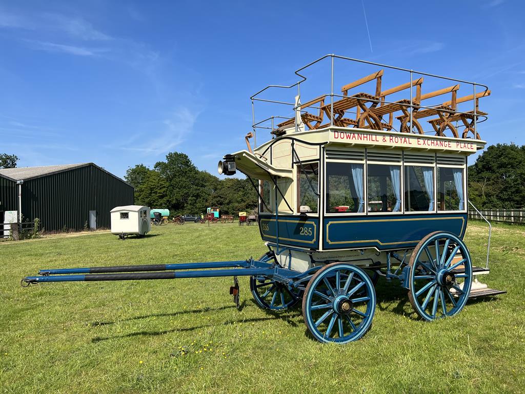 tsauction's tweet photo. Auction of The late Jimmy Lawes’s lifetime’s collection of Horse-Drawn Vehicles
LIVE &amp; ONLINE - Wed 26 July  10.30am
Catalogue - https://t.co/2cFg1losQl

#carriages #horsedrawn #carriagedriving #horsebrasses #carriagelamps #antiquetools #tack #RockingHorse #harness #carousel https://t.co/qgAU0ts3Ud