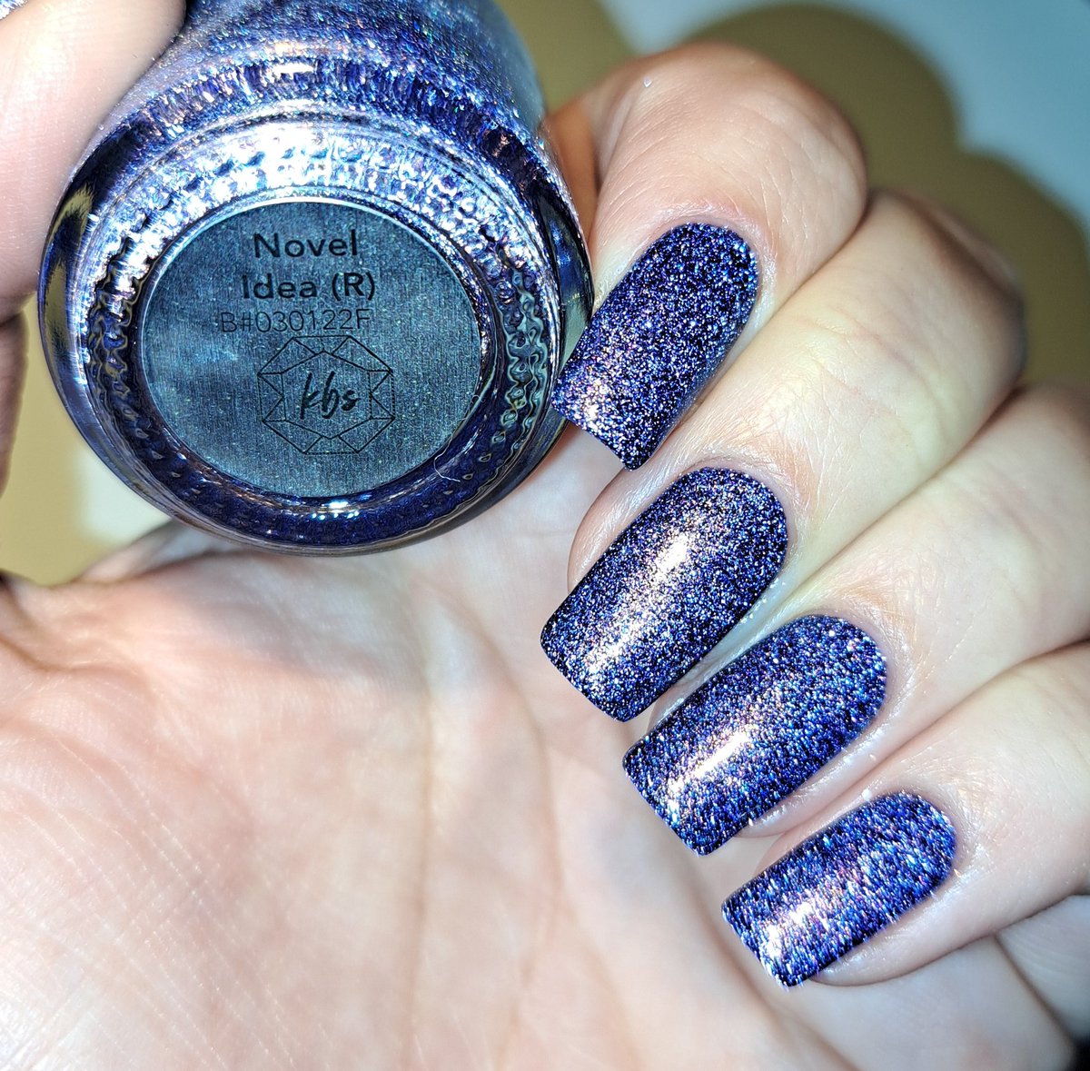 givemesparkles's tweet photo. 📸 @kbshimmer 'Novel Idea' under direct &amp; flash lighting. 🔦 #kbshimmer #indienailpolish #givemesparkles https://t.co/tbXrZMX6nY