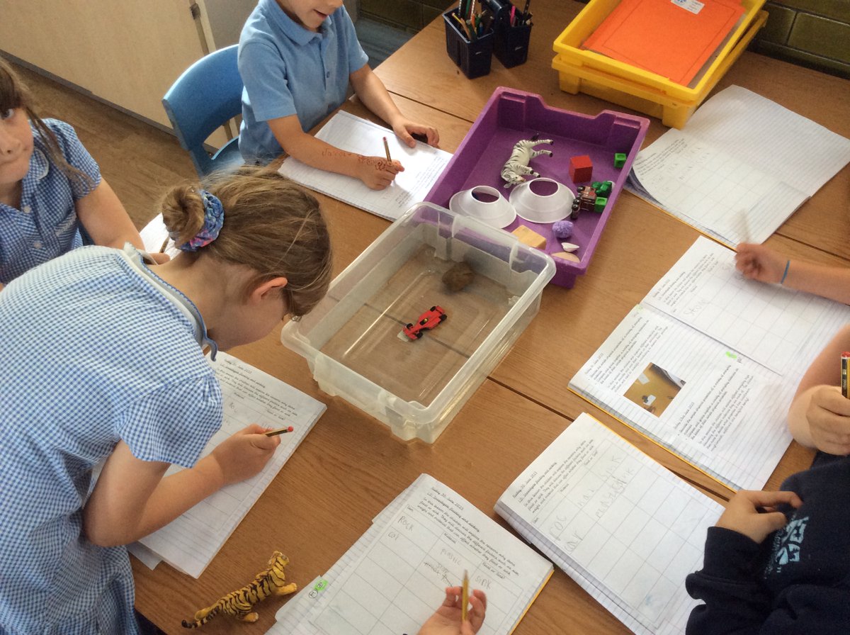 HambrookSchool's tweet photo. In their science lessons this week #Hambrook1 have been exploring floating and sinking. https://t.co/7gfVsgoNzp