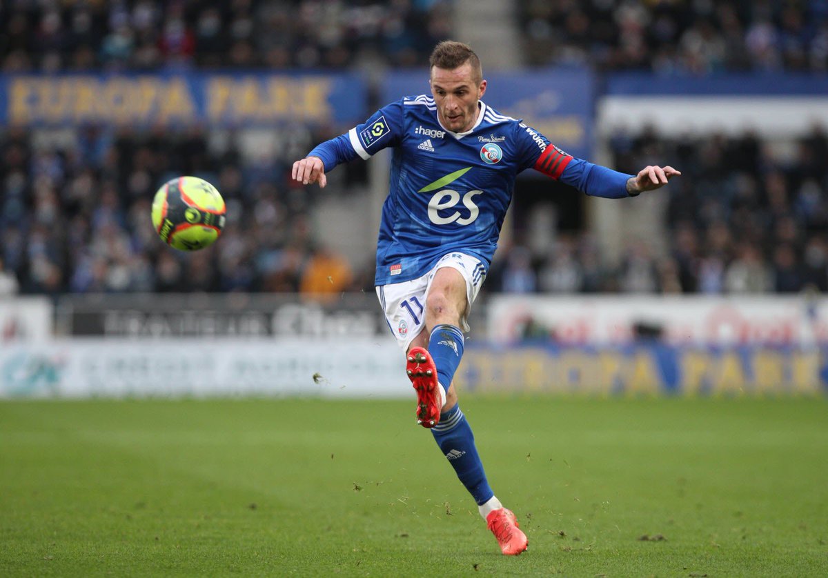 scbattualita's tweet photo. 🚨🔵 𝐌𝐄𝐑𝐂𝐀𝐓𝐎 :

Dimitri Lienard (35 ans) devrait signer au Sporting !

(@MohamedTERParis) https://t.co/MHo3TYqjIu
