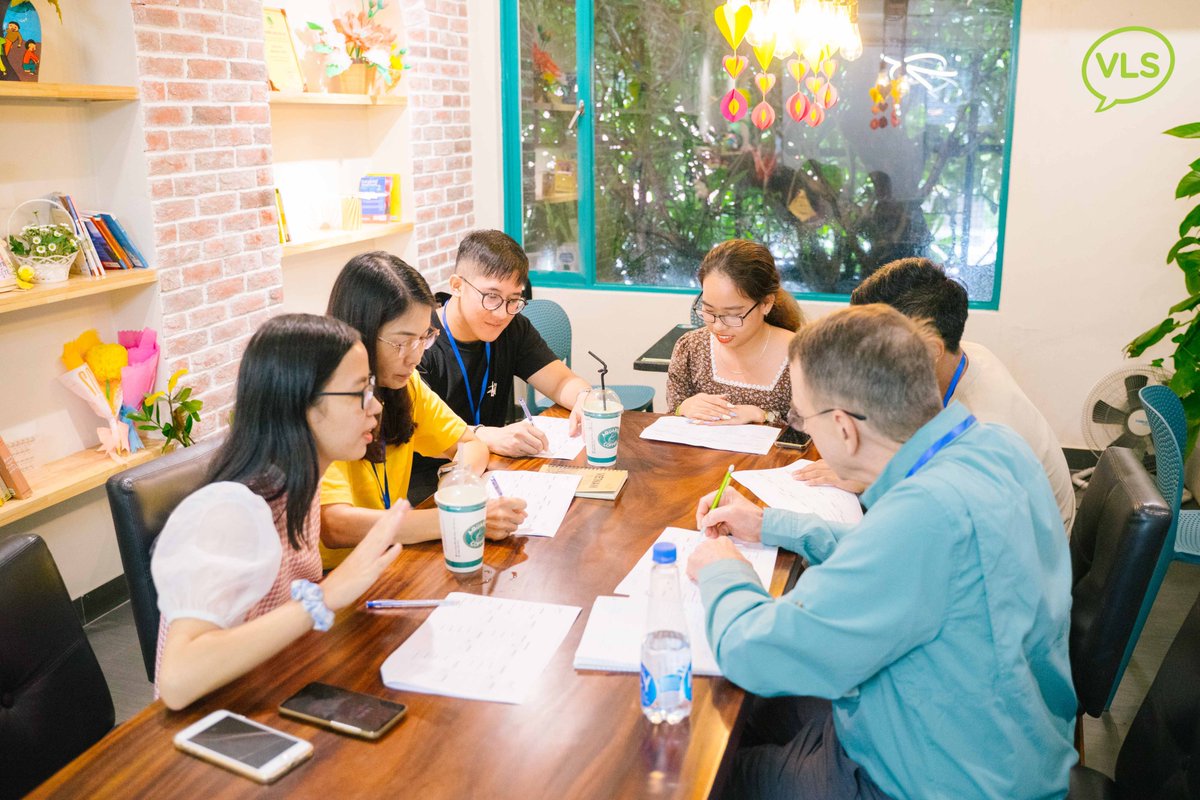 VLStudies's tweet photo. Vietnamese Club in HCMC | The 13th Meetup of Vietnamese Circle
📙Topic: Vietnamese Idioms with Body Parts
⏱Our next meet-up will be on July 30, 2023
▶ Follow our webpage to be updated about our Vietnamese language courses and events
#languageclub #vietnameselanguage https://t.co/8cJFUteoue