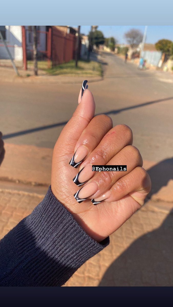 REphodia's tweet photo. Morning Twitter fam 
I am based in krugersdorp,munsieville pls support my small business 🌸❤️❤️🙏🏻..to book an appointment on 0735604568 https://t.co/QZjk7aBS1P