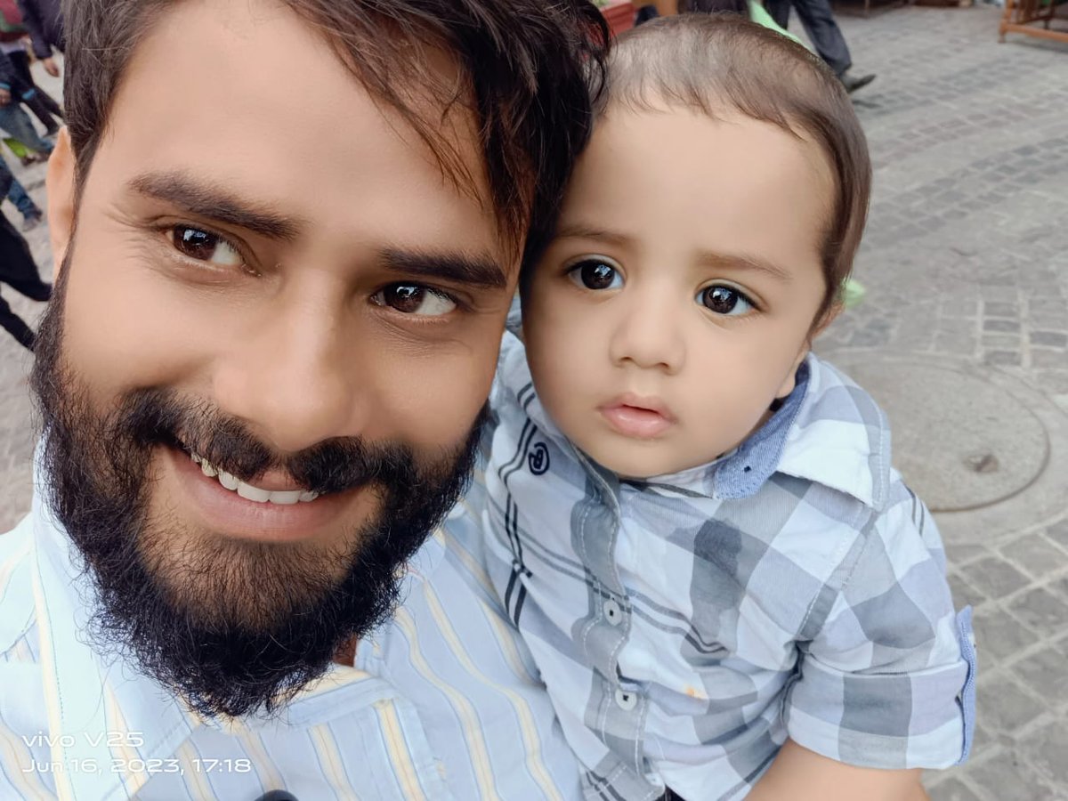 aarif24434's tweet photo. ये दौर का आलम देखिये https://t.co/ngCSJv3Xq7