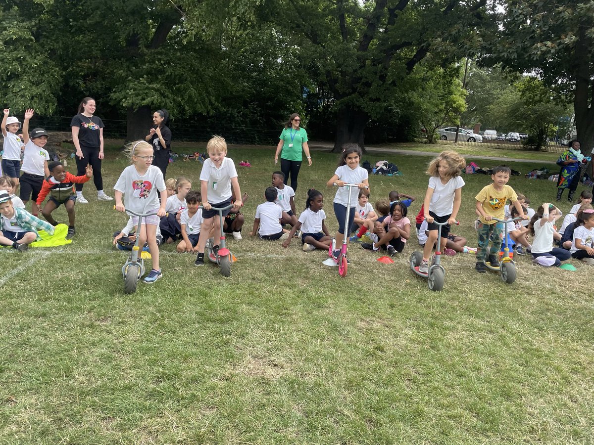 MrFielding tweet media