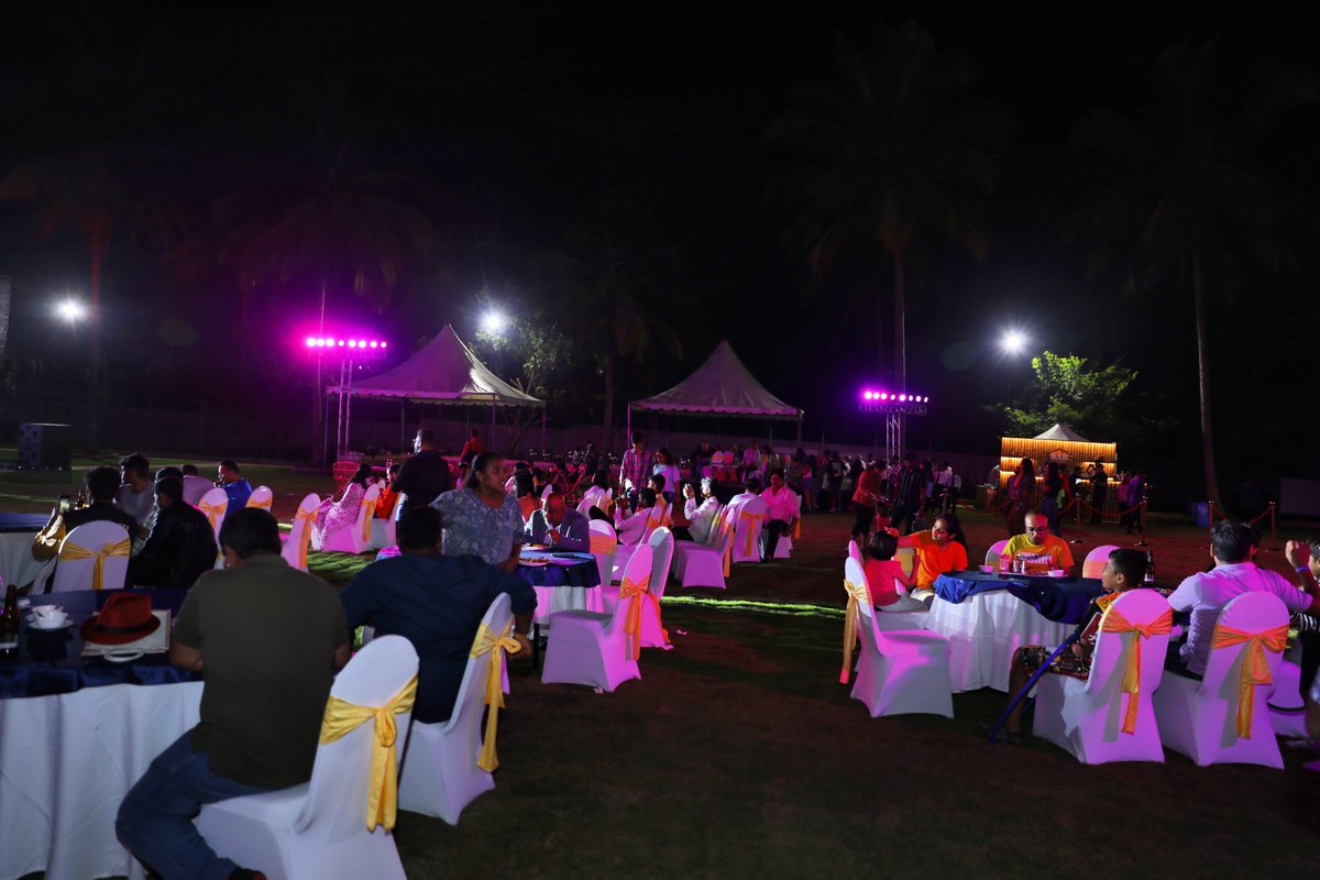 Wonder_La's tweet photo. Dive into the Caribbean Whirl, relax at Mai Kinda Place, sip cocktails at the Bar by the Pool, and enjoy the serenity of our sprawling Lawn. Join us for an adventure like no other! 📷📷
#WonderlaResort #WonderlaResortLaunch #CaribbeanWhirl #Lawn #Barbythepool #MaiKindaPlace https://t.co/trJ3tsS0ot