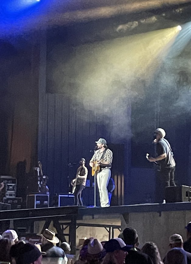 MeerSioux's tweet photo. Saw @SamHuntMusic at @GreeleyStampede tonight. He’s amazing…. But we also decided he is the Ryan @Blaney of country music! #Godblesswranglers https://t.co/EQZWi63pAS