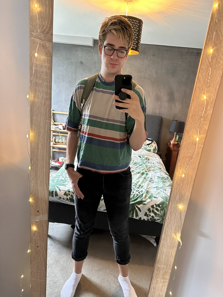 Medic_Russell's tweet photo. off on a teaching few days, giving enormous cbbc presenter vibes https://t.co/1OwQLMhTLJ