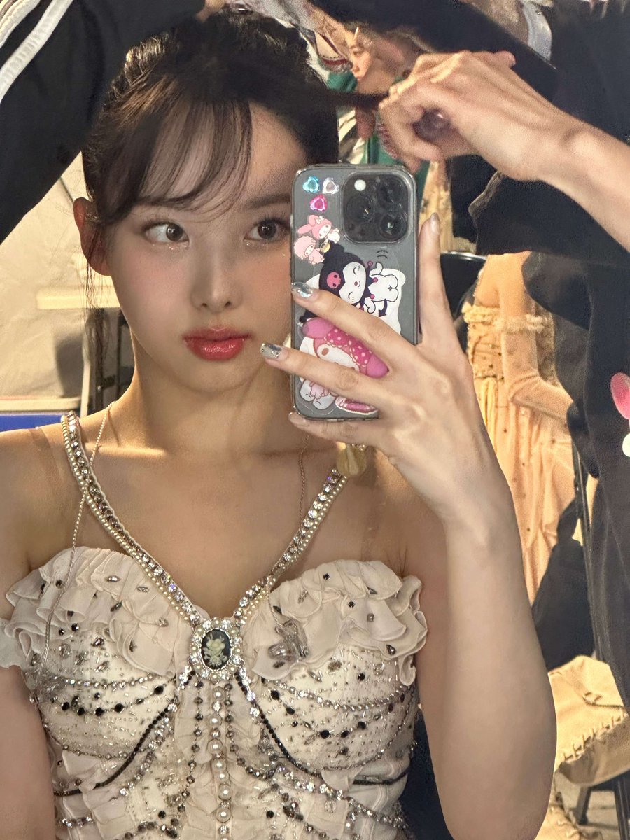 nyrated's tweet photo. nayeon 💭 https://t.co/aAhpxmvUdD