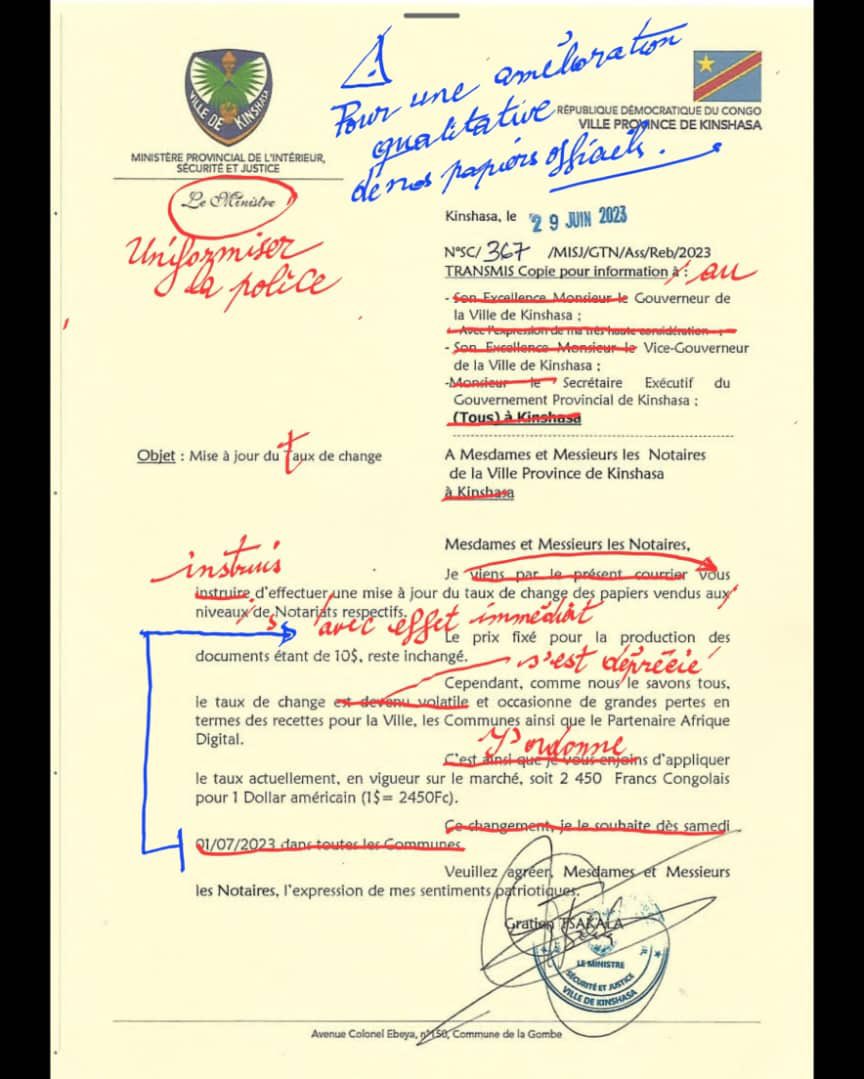 wembi_steve's tweet photo. En #RDC , le professeur @remyngol s’est bombardé le kilos de corriger les documents officiels. 👇👇👇. https://t.co/U7NXseBNvX