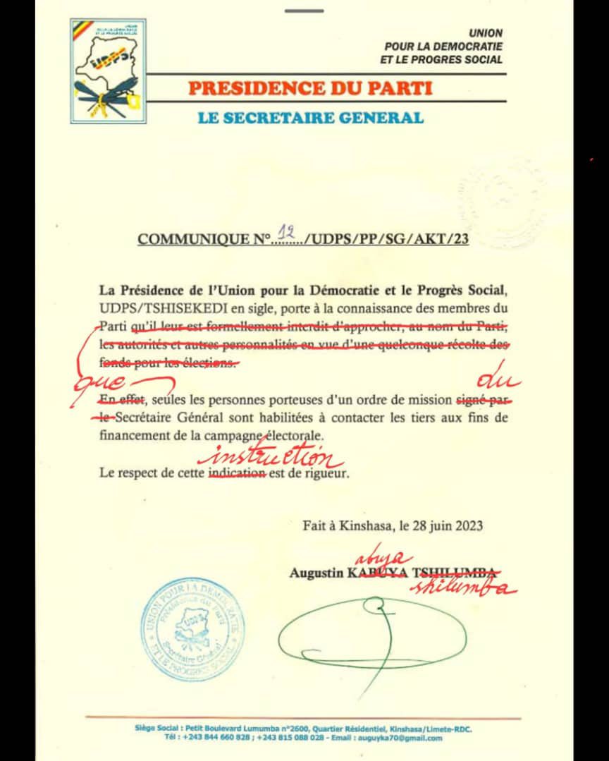 wembi_steve's tweet photo. En #RDC , le professeur @remyngol s’est bombardé le kilos de corriger les documents officiels. 👇👇👇. https://t.co/U7NXseBNvX