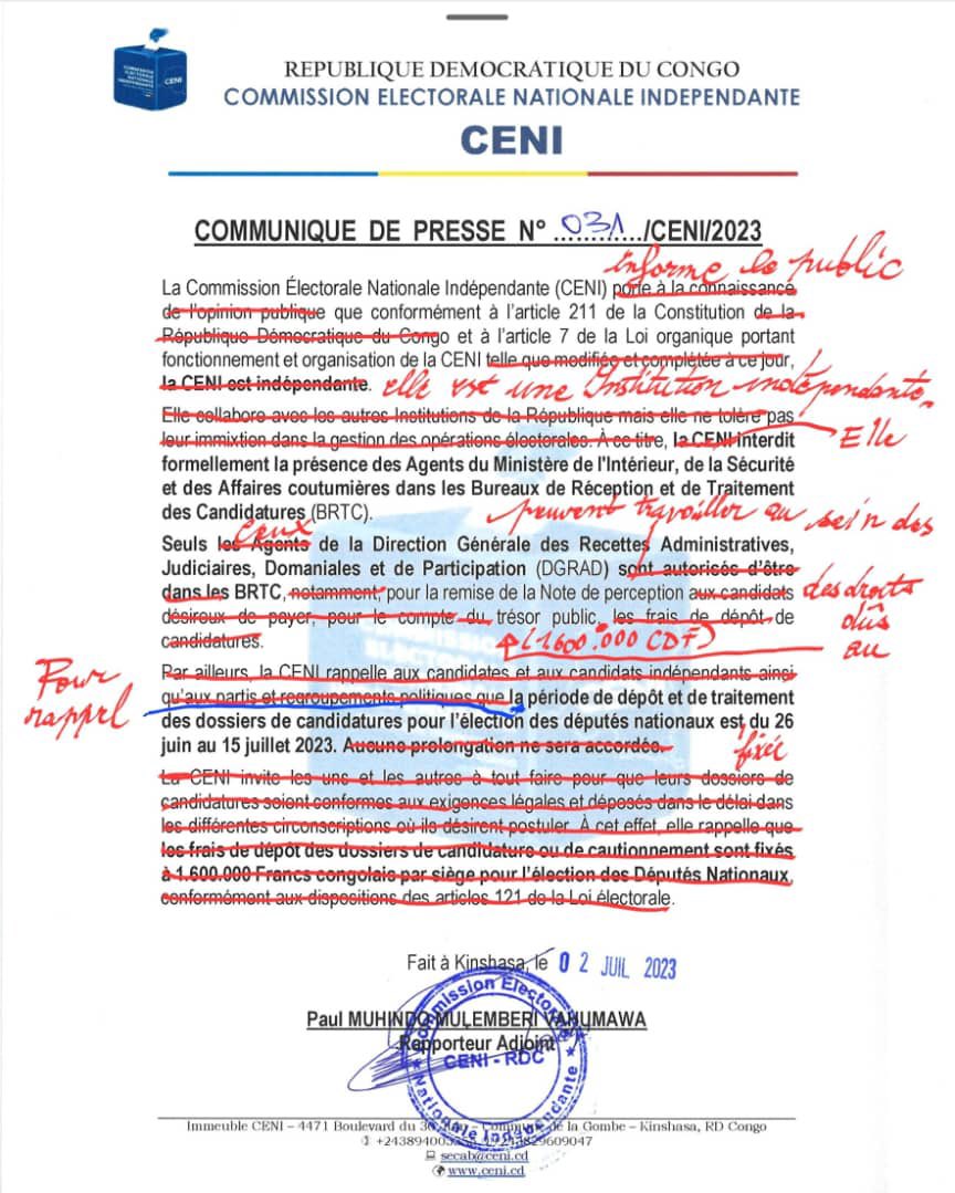 wembi_steve's tweet photo. En #RDC , le professeur @remyngol s’est bombardé le kilos de corriger les documents officiels. 👇👇👇. https://t.co/U7NXseBNvX