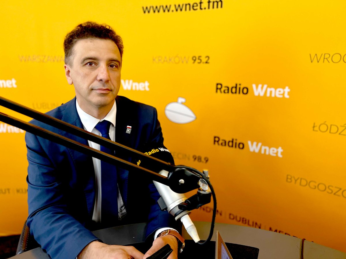 🗣️„Kukiz’15 jako pierwsze podpisze porozumienie z <a href="/pisorgpl/">Prawo i Sprawiedliwość</a>  w sprawie wspólnego startu w wyborach parlamentarnych. To może nastąpić jeszcze w tym tygodniu” - Jarosław Sachajko, poseł <a href="/KUKIZ15/">KUKIZ15 🇵🇱</a> <a href="/jsachajko/">Jarosław Sachajko</a> <a href="/LAJankowski/">Łukasz A. Jankowski</a> #RadioWnet #wybory2023 
📺youtube.com/watch?v=KIp26W…